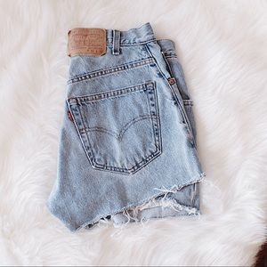 VTG Levi’s denim cut-offs